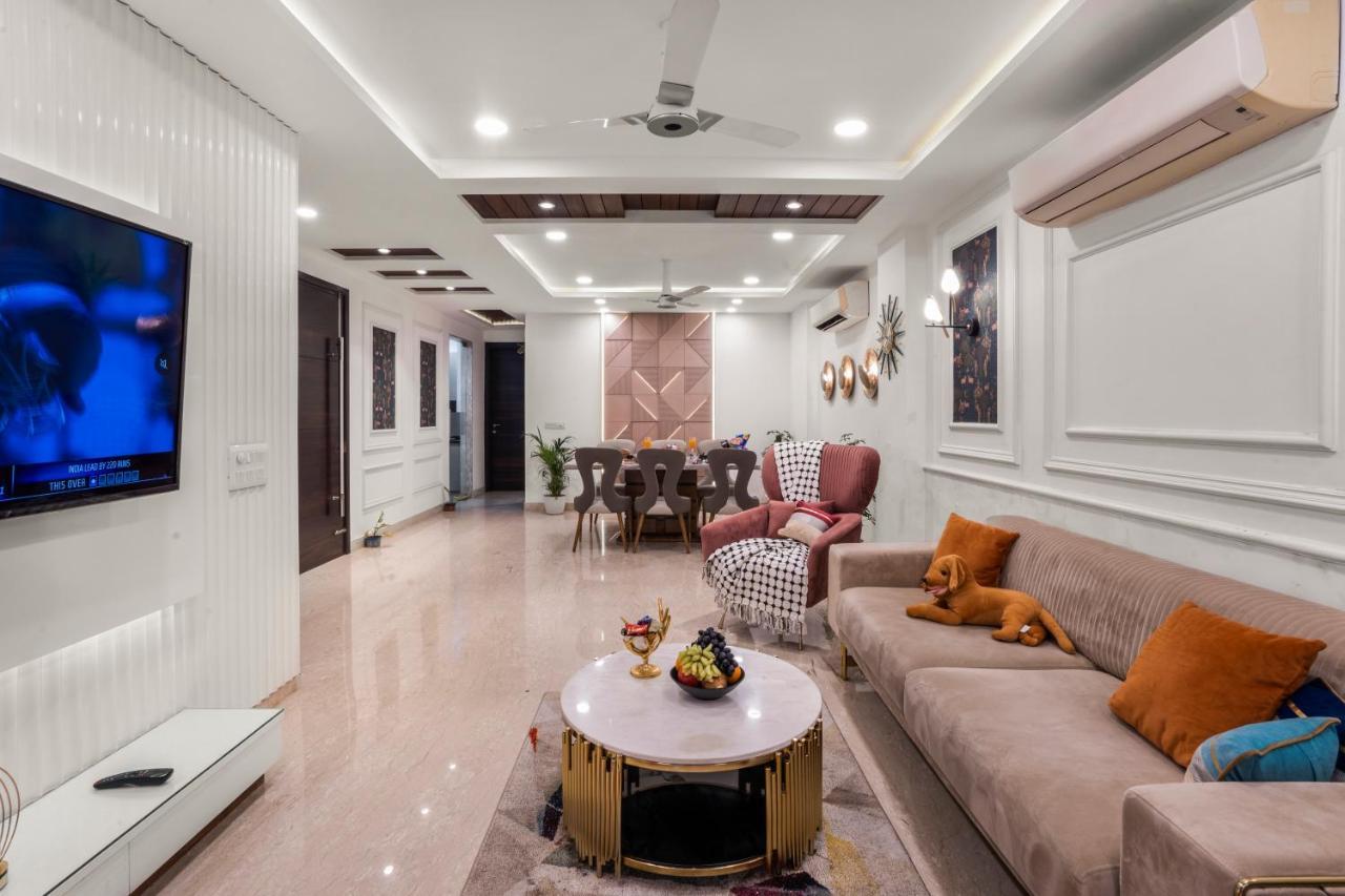 Pentagon - 5 Bedroom Saket, South Delhi Apartment New Delhi