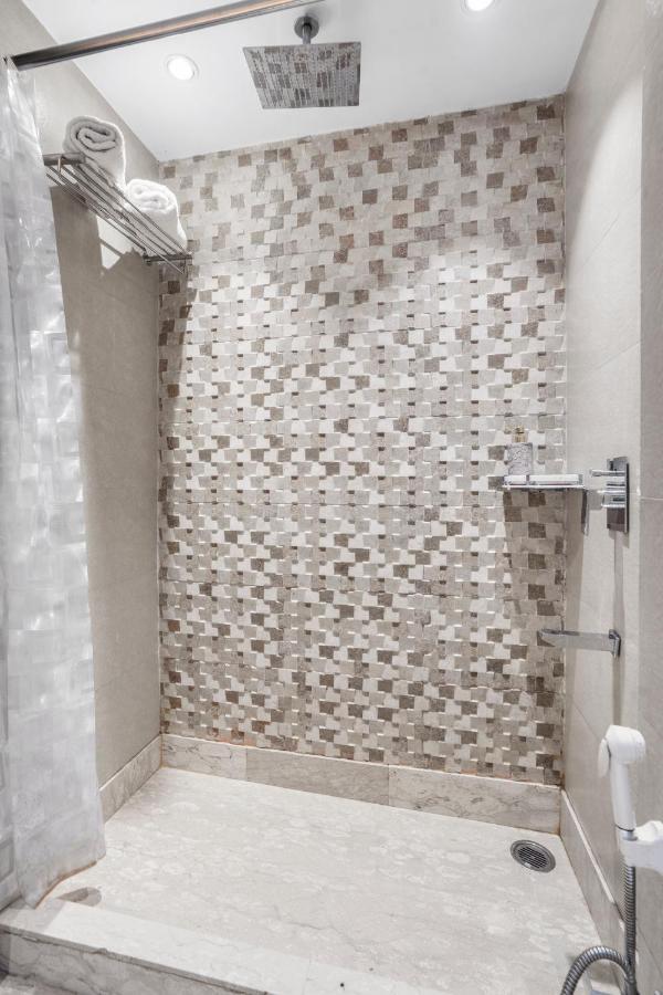 Apartment Pentagon - 5 Bedroom Saket, South Delhi New Delhi