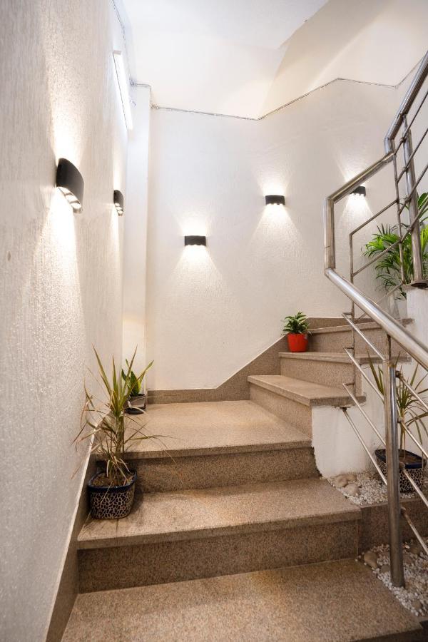 Apartment Pentagon - 5 Bedroom Saket, South Delhi